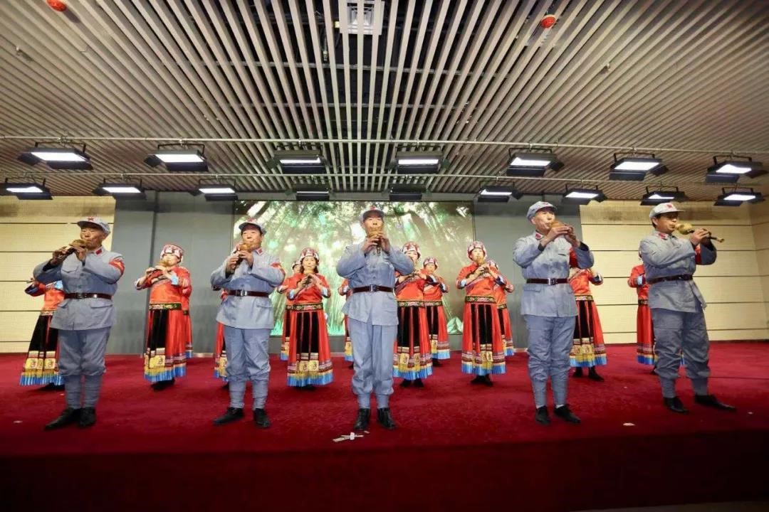 老年大学葫芦丝演奏《映山红》《金孔雀轻轻跳》《军港之夜》